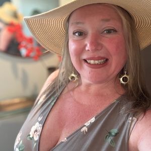 Meet your Posher, Gwen